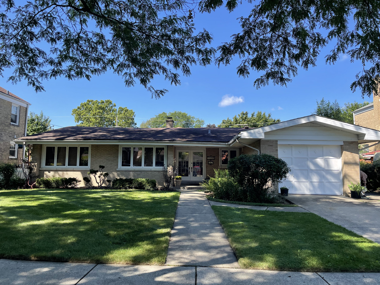 Skokie, Illinois, 60076, United States, 3 Bedrooms Bedrooms, ,3 BathroomsBathrooms,Residential,For Sale,1932038