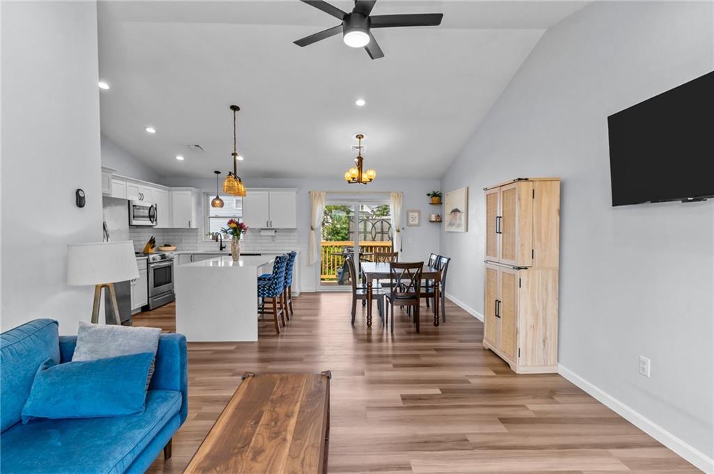 Cranston, Rhode Island, 02910, United States, 3 Bedrooms Bedrooms, ,3 BathroomsBathrooms,Residential,For Sale,1915562