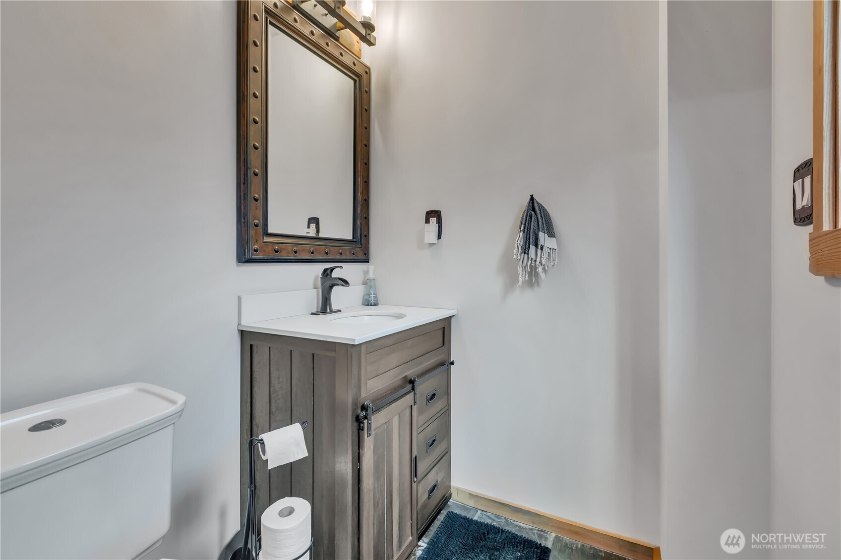 Ravensdale, Washington, 98051, United States, 3 Bedrooms Bedrooms, ,1 BathroomBathrooms,Residential,For Sale,2000526