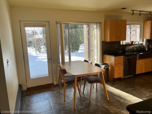 Highland, Michigan, 48356, United States, 4 Bedrooms Bedrooms, ,4 BathroomsBathrooms,Residential,For Sale,1994740