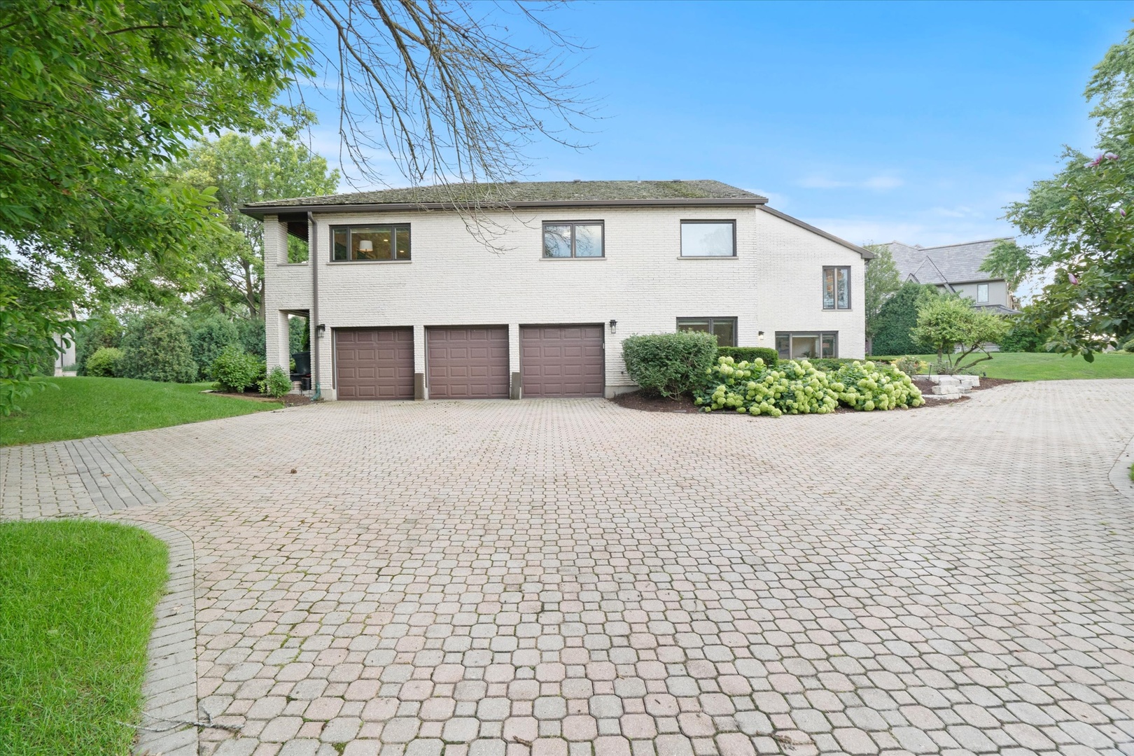 Oak Brook, Illinois, 60523, United States, 5 Bedrooms Bedrooms, ,6 BathroomsBathrooms,Residential,For Sale,1903537