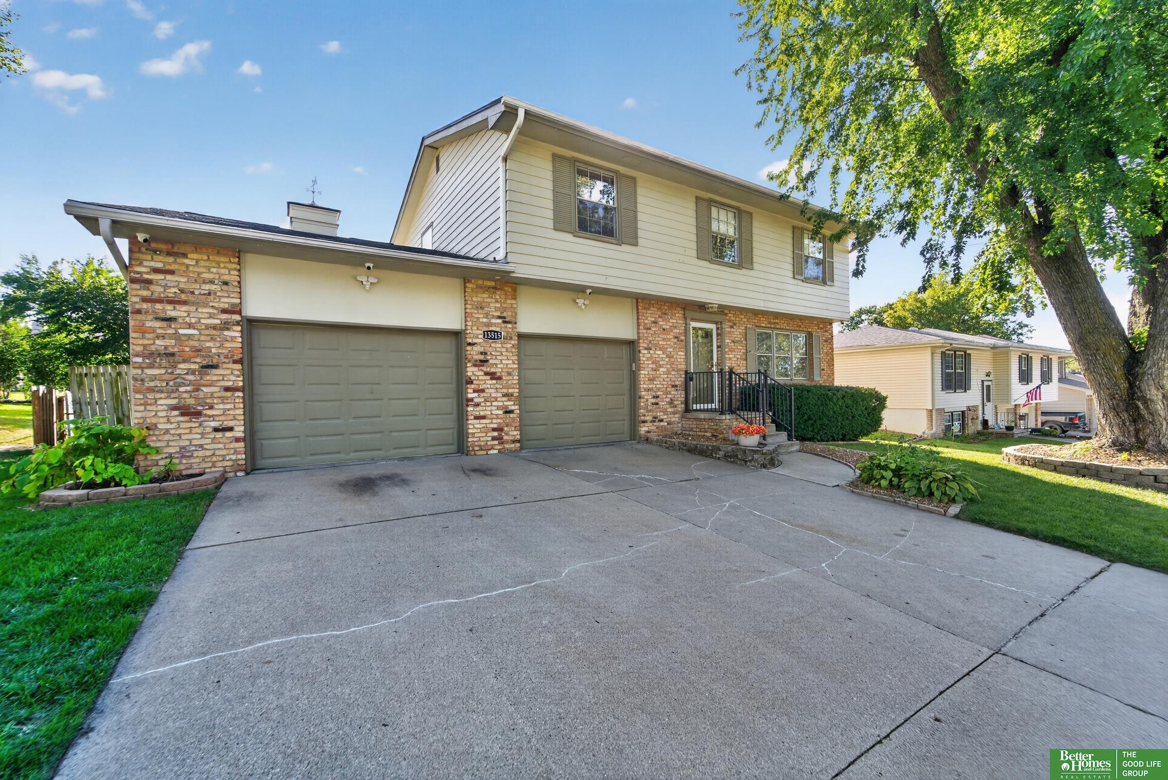 Glenn St, Omaha, NE 68138