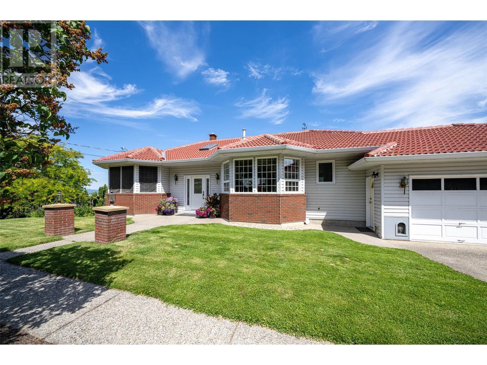 VERNON, British Columbia, V1H 1X1, CA, 4 Bedrooms Bedrooms, ,3 BathroomsBathrooms,Residential,For Sale,1948801