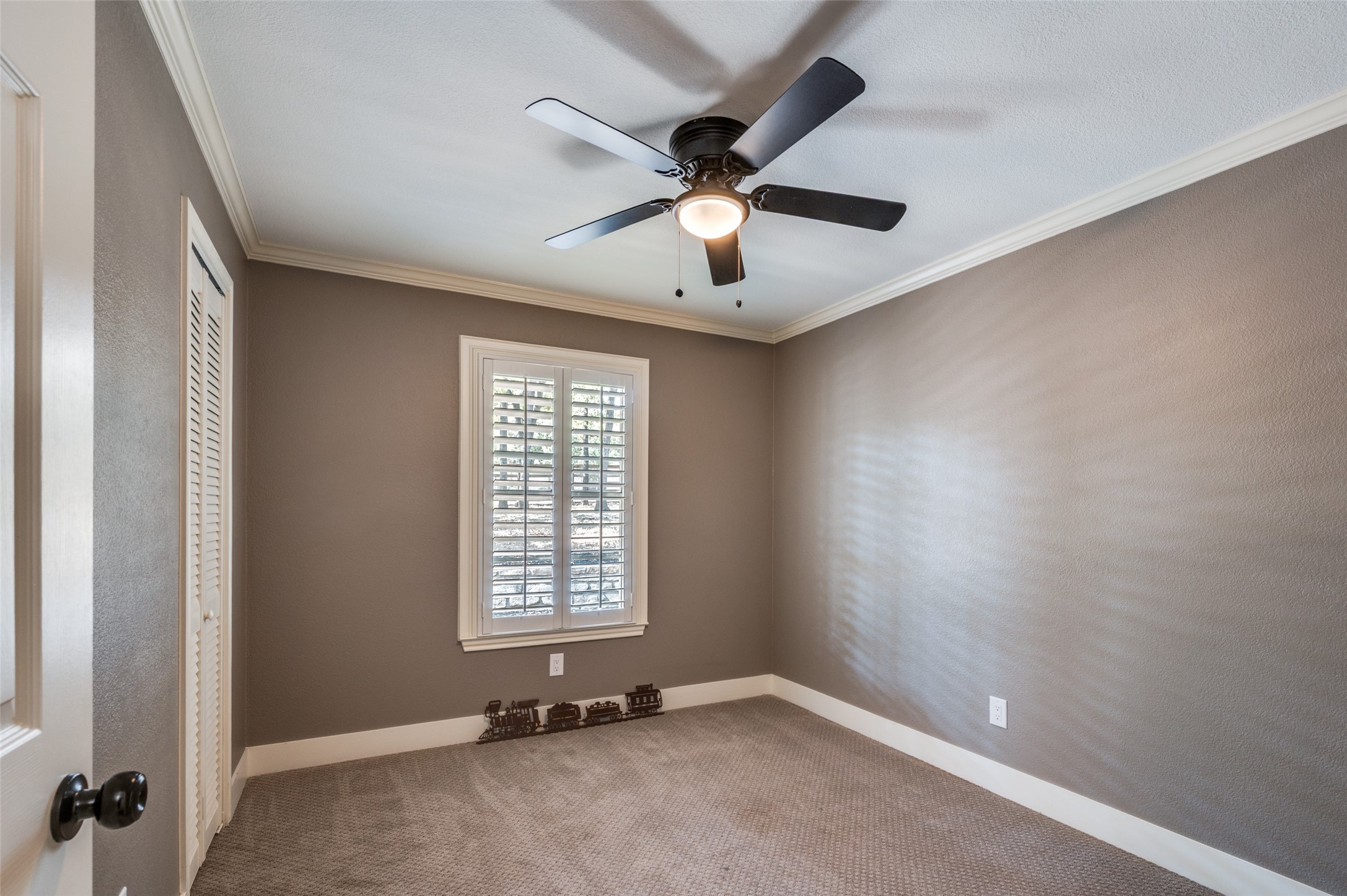 Arlington, Texas, 76017, United States, 3 Bedrooms Bedrooms, ,4 BathroomsBathrooms,Residential,For Sale,1934501