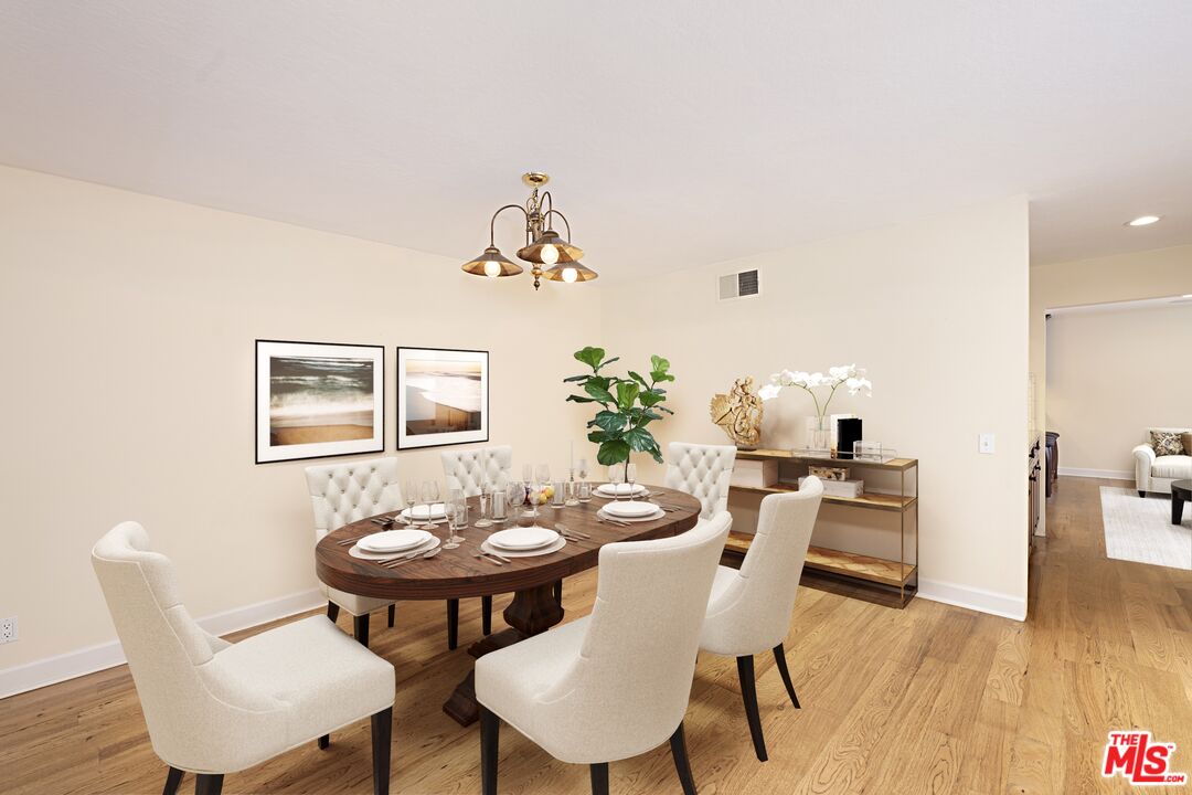 Pacific Palisades, California, 90272, United States, 3 Bedrooms Bedrooms, ,2 BathroomsBathrooms,Residential,For Sale,1926101