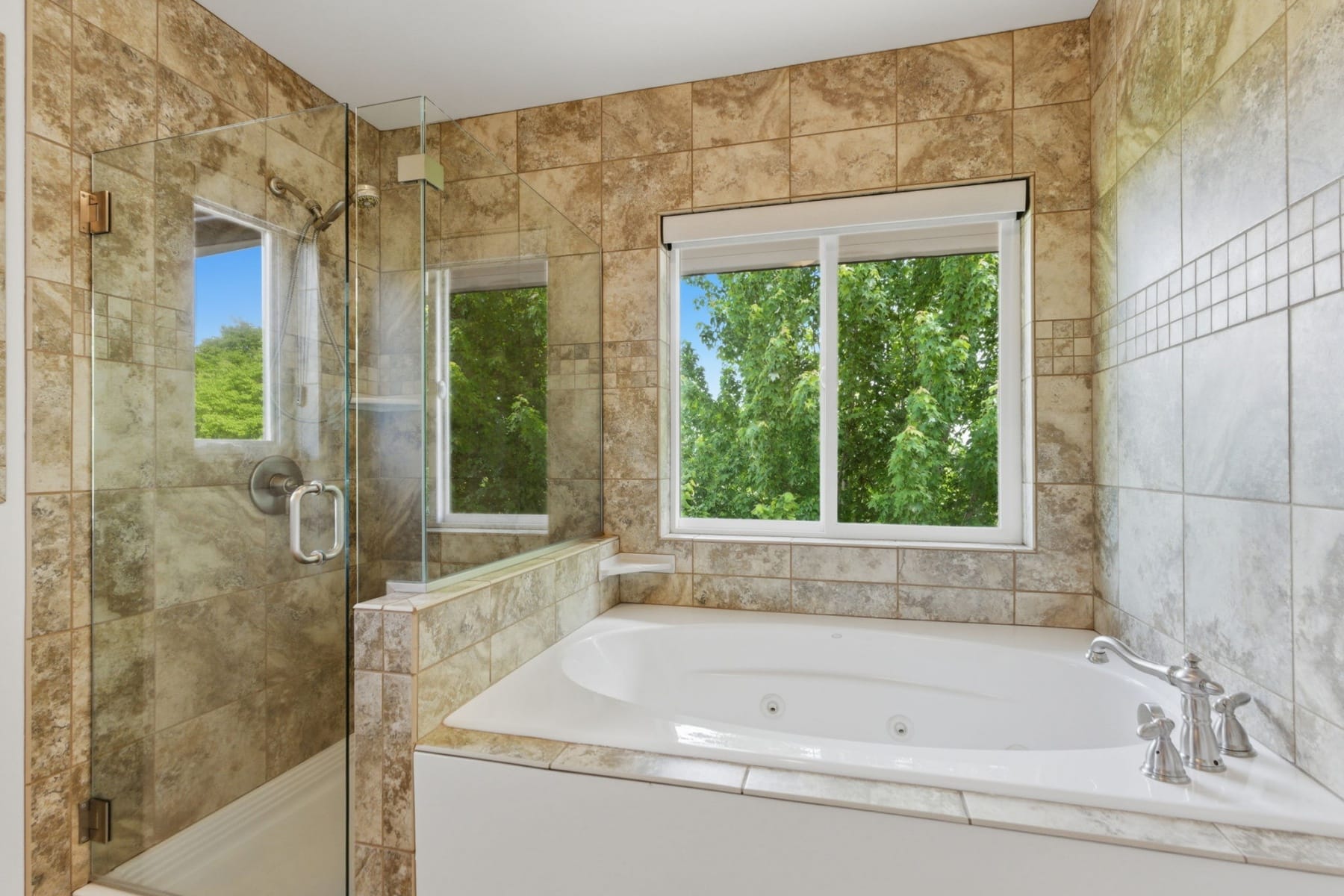  12048 SW CAFFALL LN Tigard, OR 97224 - 物件實景