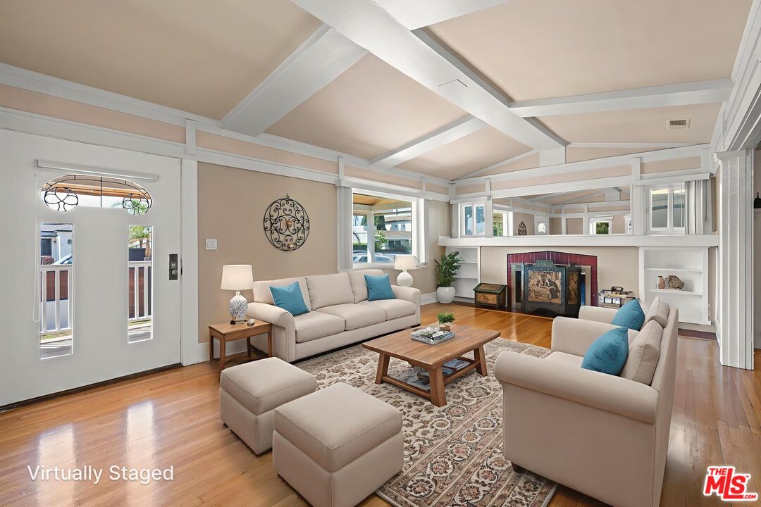 Inglewood, California, 90301, United States, 4 Bedrooms Bedrooms, ,Residential,For Sale,1993499