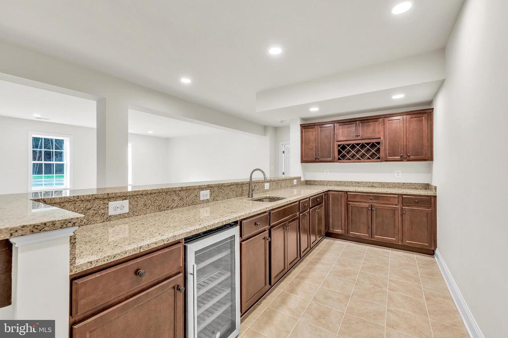 Oak Hill, Virginia, 20171, United States, 1 Bedroom Bedrooms, ,2 BathroomsBathrooms,Residential,For Sale,1984507