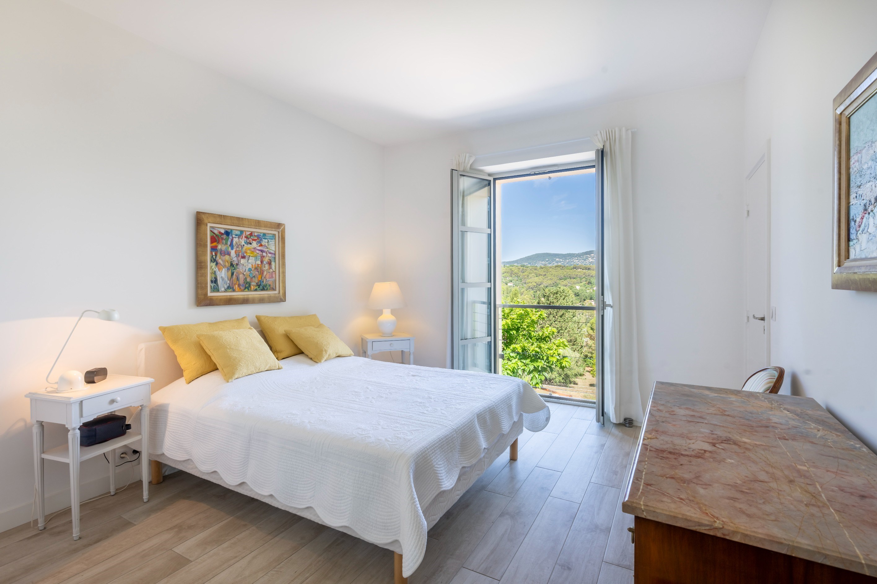  Renovated bastide with annex and swimming pool, 2 hectares in Grasse - 物件實景