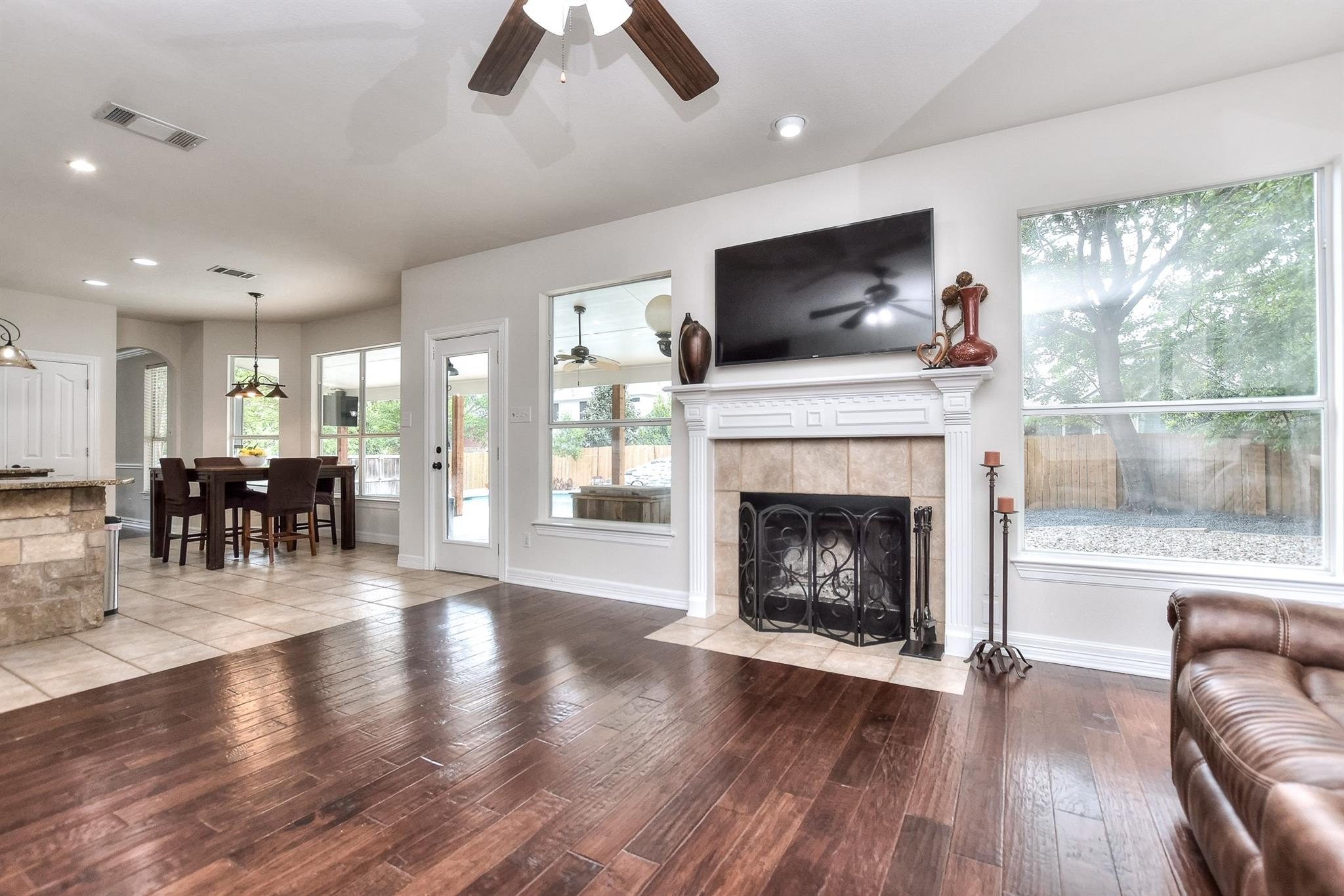 Georgetown, Texas, 78628, United States, 5 Bedrooms Bedrooms, ,4 BathroomsBathrooms,Residential,For Sale,1980780