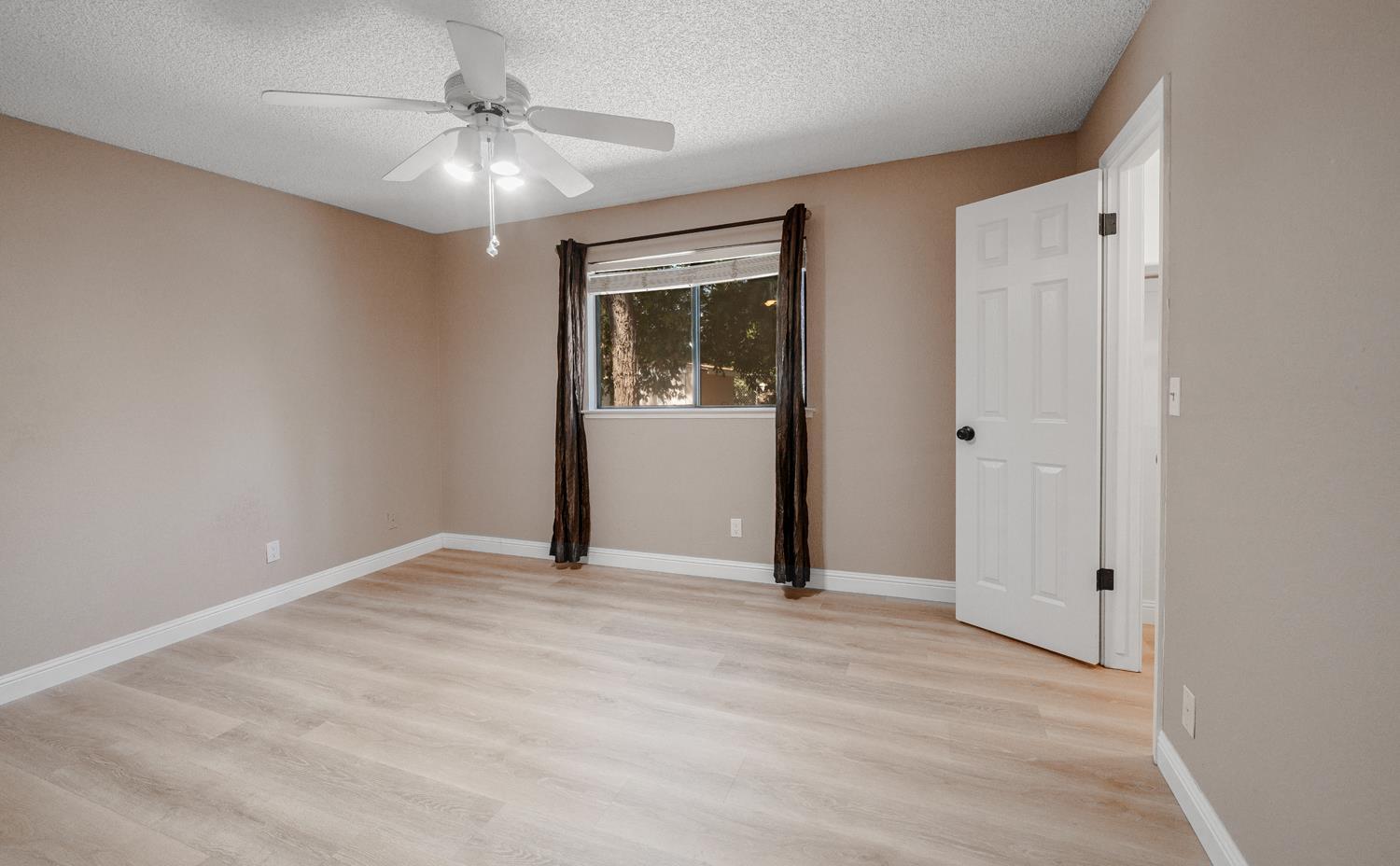 Madera, California, 93636, United States, 4 Bedrooms Bedrooms, ,3 BathroomsBathrooms,Residential,For Sale,1914186