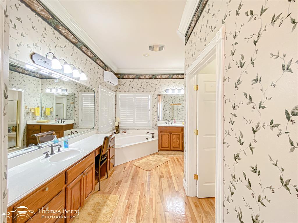 Merkel, Texas, 79536, United States, 5 Bedrooms Bedrooms, ,4 BathroomsBathrooms,Residential,For Sale,1829513