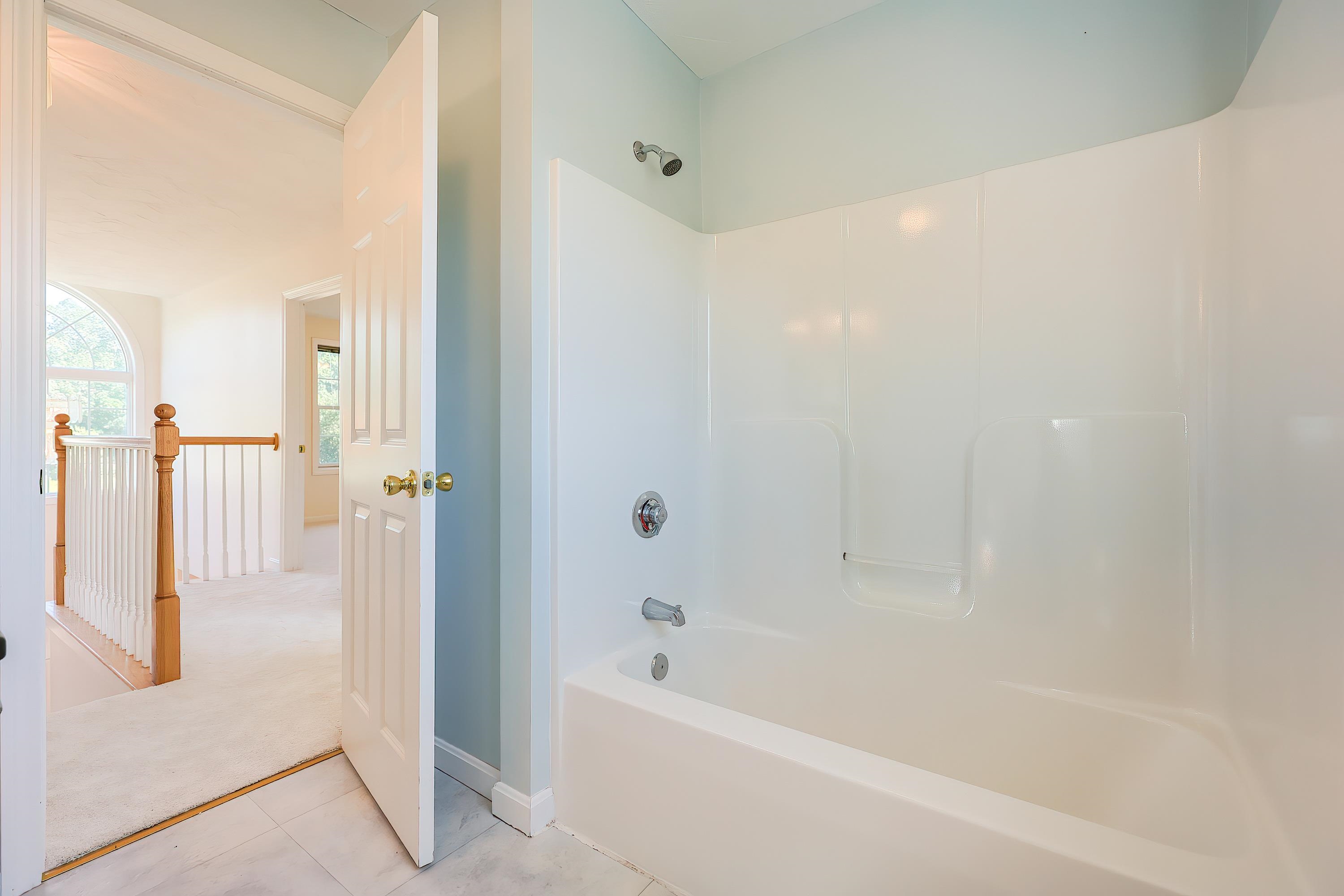 Derry, New Hampshire, 03038, United States, 3 Bedrooms Bedrooms, ,2 BathroomsBathrooms,Residential,For Sale,1926194