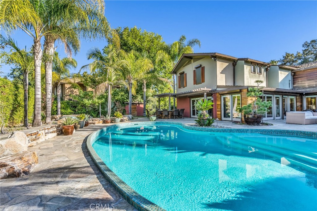 San Marino, California, 91108, United States, 5 Bedrooms Bedrooms, ,6 BathroomsBathrooms,Residential,For Sale,1686890