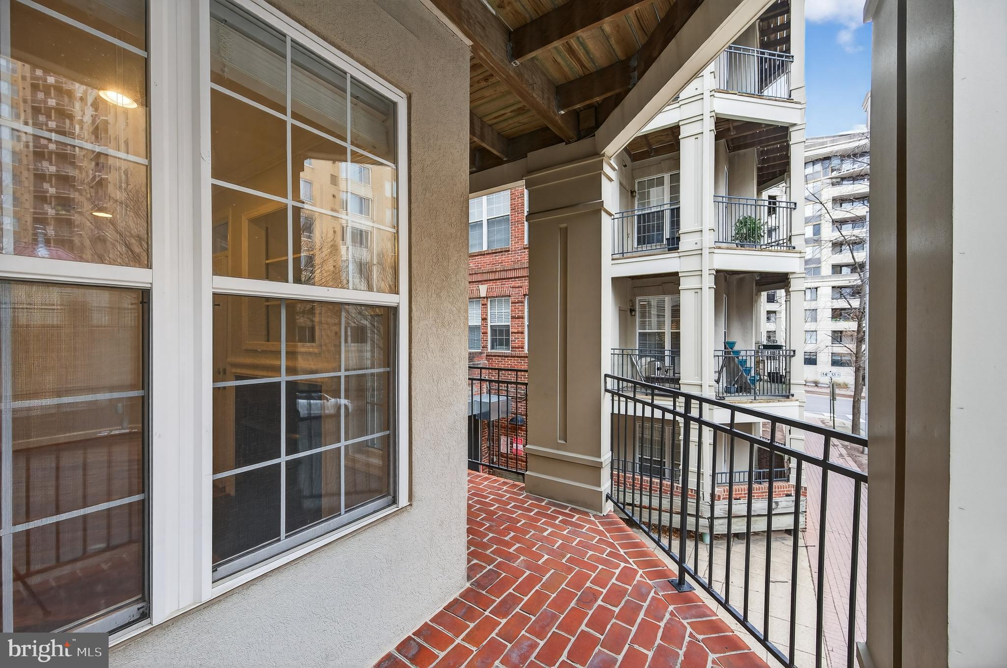 Arlington, Virginia, 22201, United States, 2 Bedrooms Bedrooms, ,2 BathroomsBathrooms,Residential,For Sale,2008587