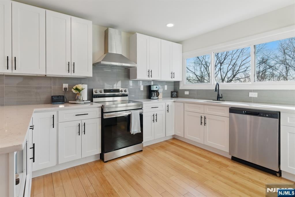 Ringwood, New Jersey, 07456, United States, 3 Bedrooms Bedrooms, ,3 BathroomsBathrooms,Residential,For Sale,1981754