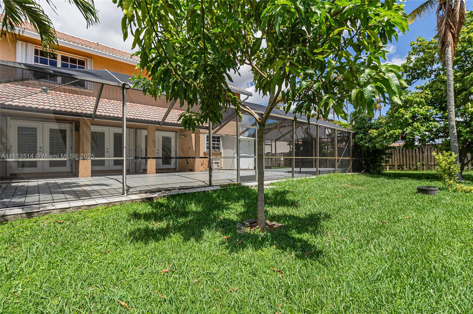 Hialeah, Florida, 33015, United States, 4 Bedrooms Bedrooms, ,3 BathroomsBathrooms,Residential,For Sale,1918630