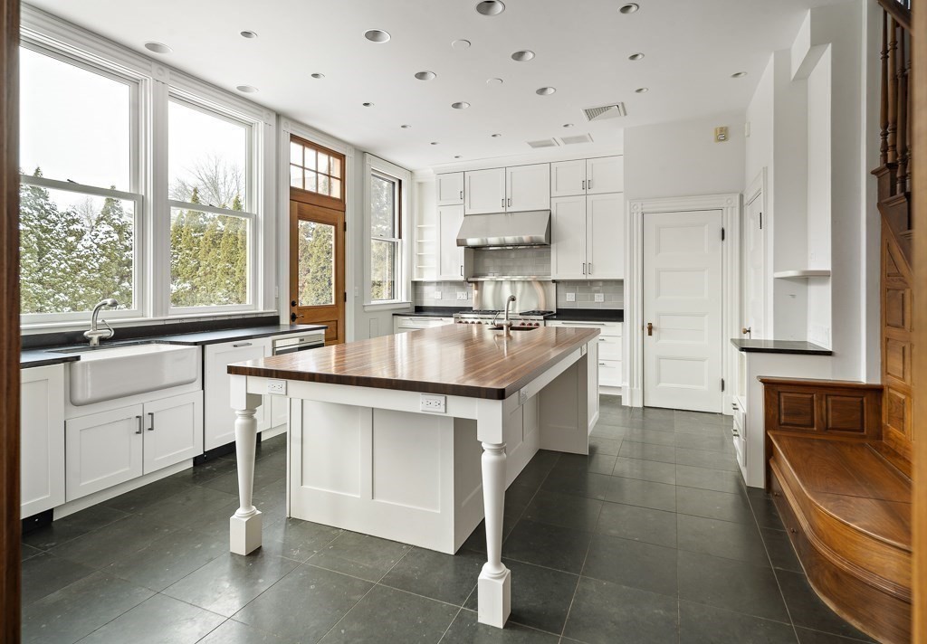 Cambridge, Massachusetts, 02140, United States, 6 Bedrooms Bedrooms, ,6 BathroomsBathrooms,Residential,For Sale,1840566