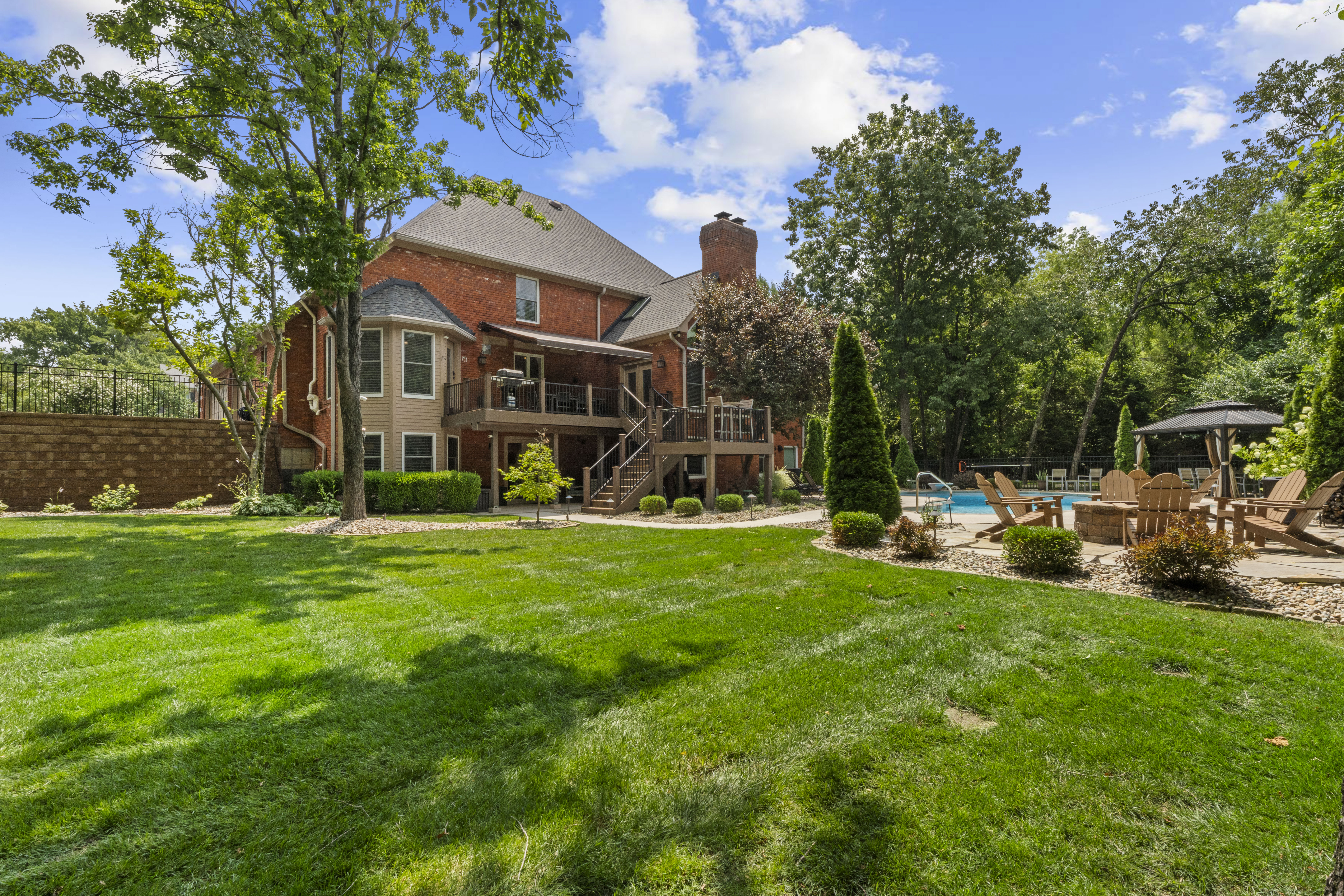  Exquisitely Renovated Home in the heart of Town & Country - 物件實景