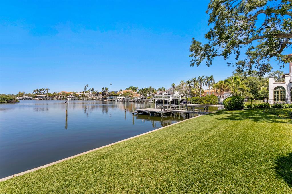 St Petersburg, Florida, 33704, United States, 4 Bedrooms Bedrooms, ,5 BathroomsBathrooms,Residential,For Sale,1794031