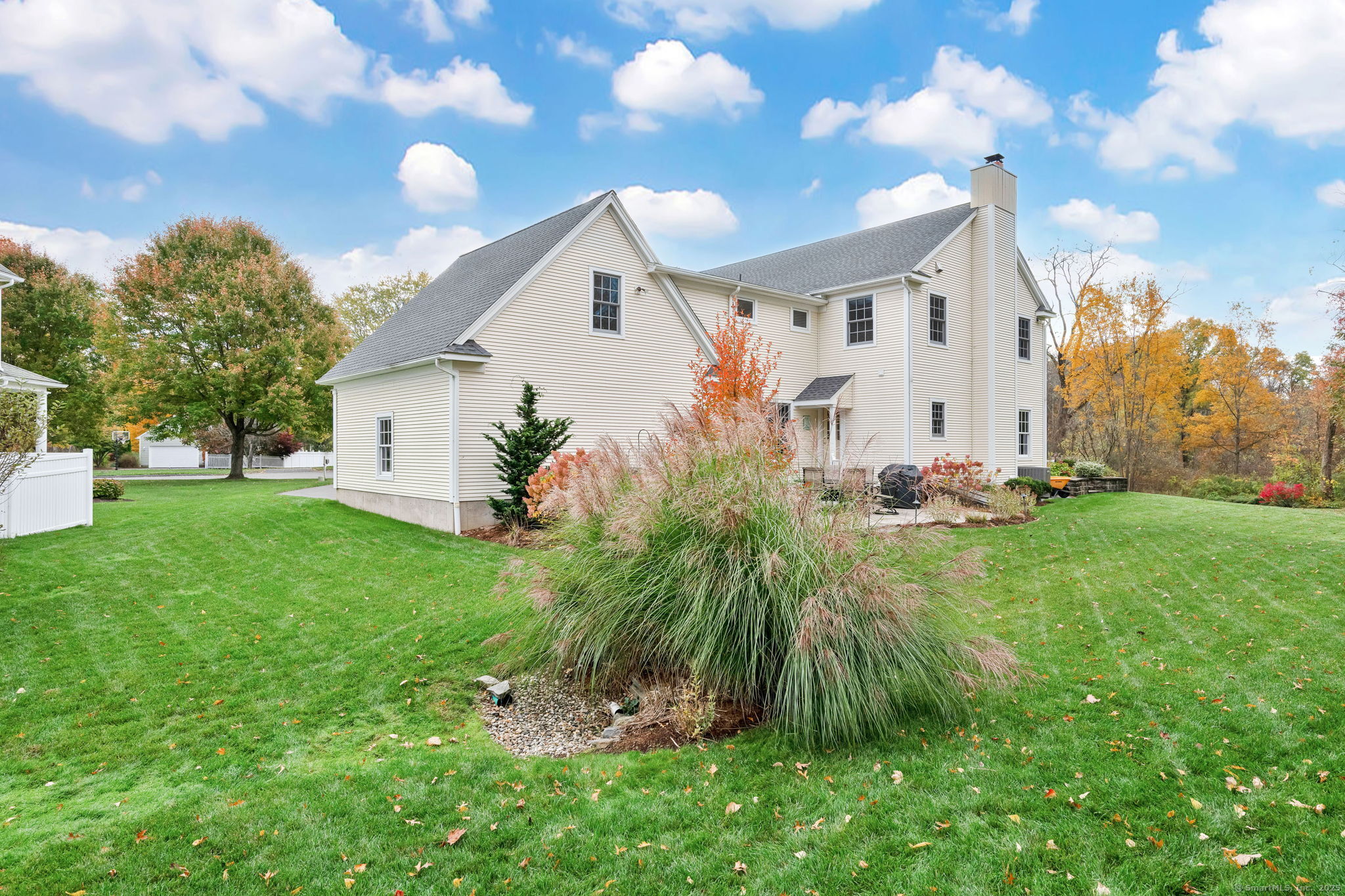 Suffield, Connecticut, 06078, United States, 4 Bedrooms Bedrooms, ,3 BathroomsBathrooms,Residential,For Sale,1988055