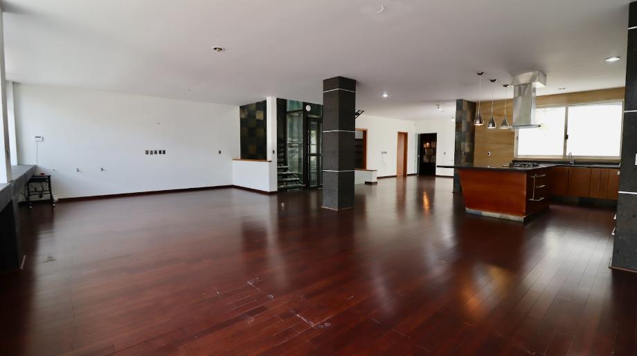 Morelia, Michoacán de Ocampo, 58290, Mexico, 4 Bedrooms Bedrooms, ,4 BathroomsBathrooms,Residential,For Sale,1941746