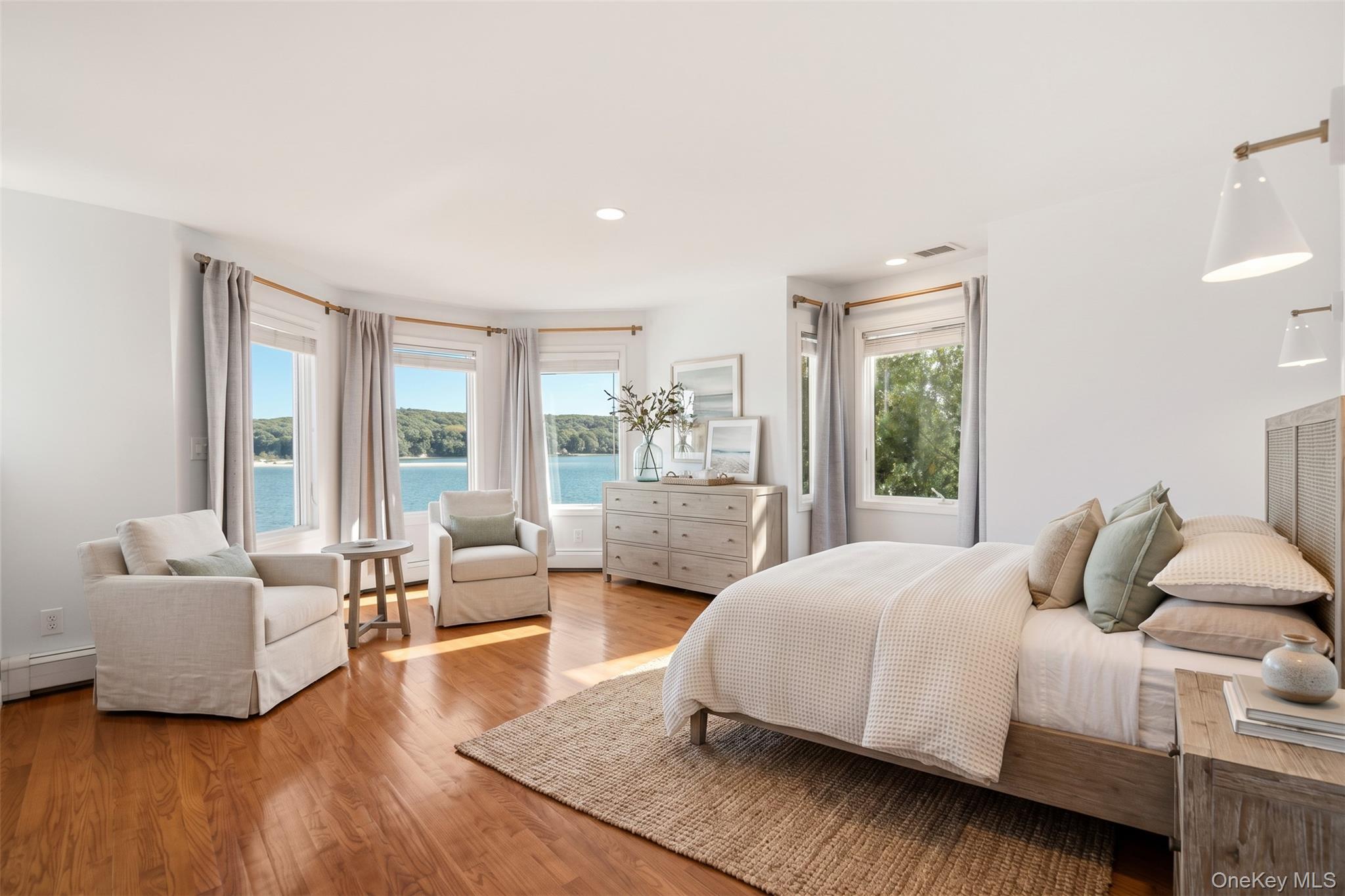  565 Mckinley Terrace, Centerport, NY, 11721 - 物件實景
