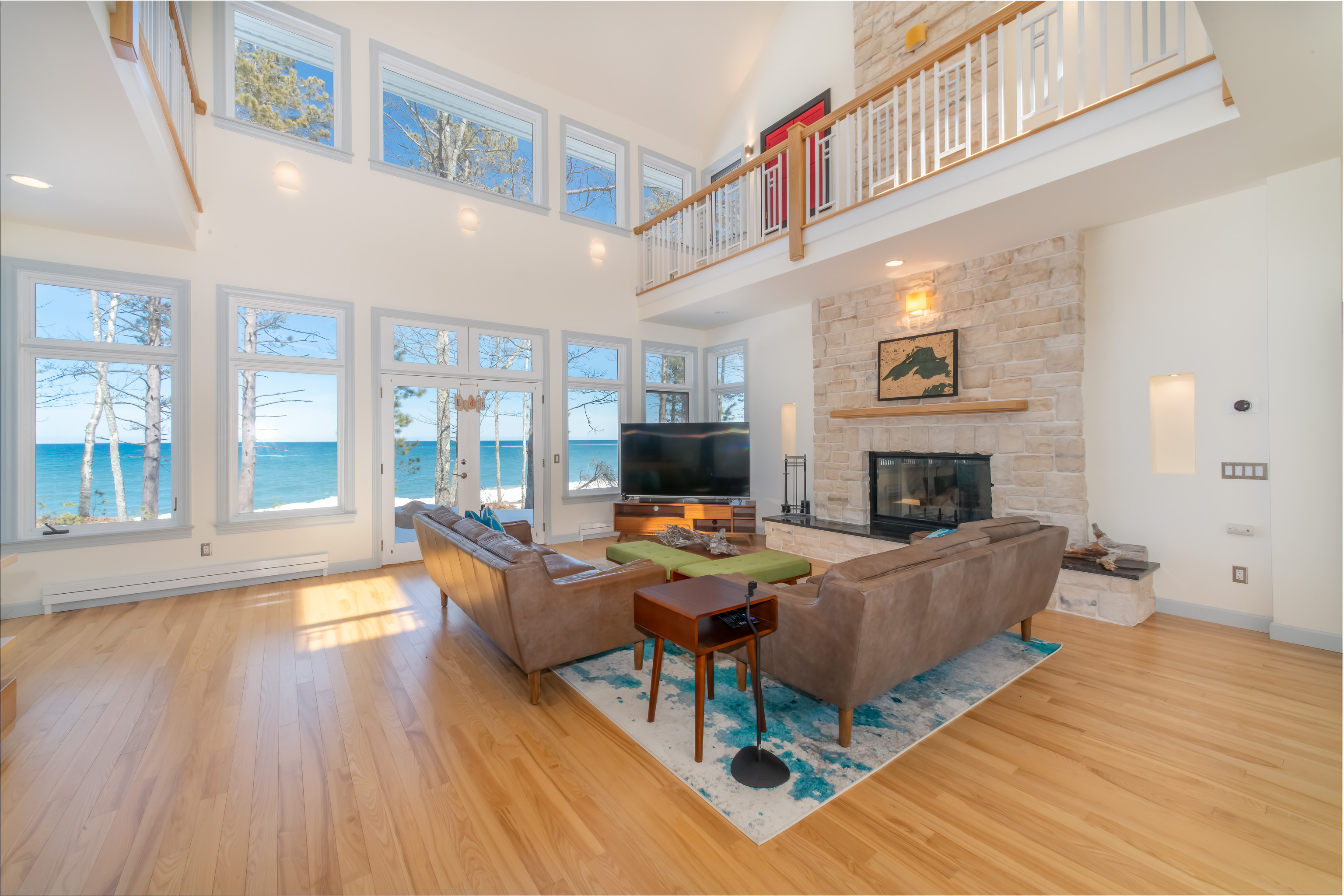  Lake Front Upper Peninsula Home - 物件實景