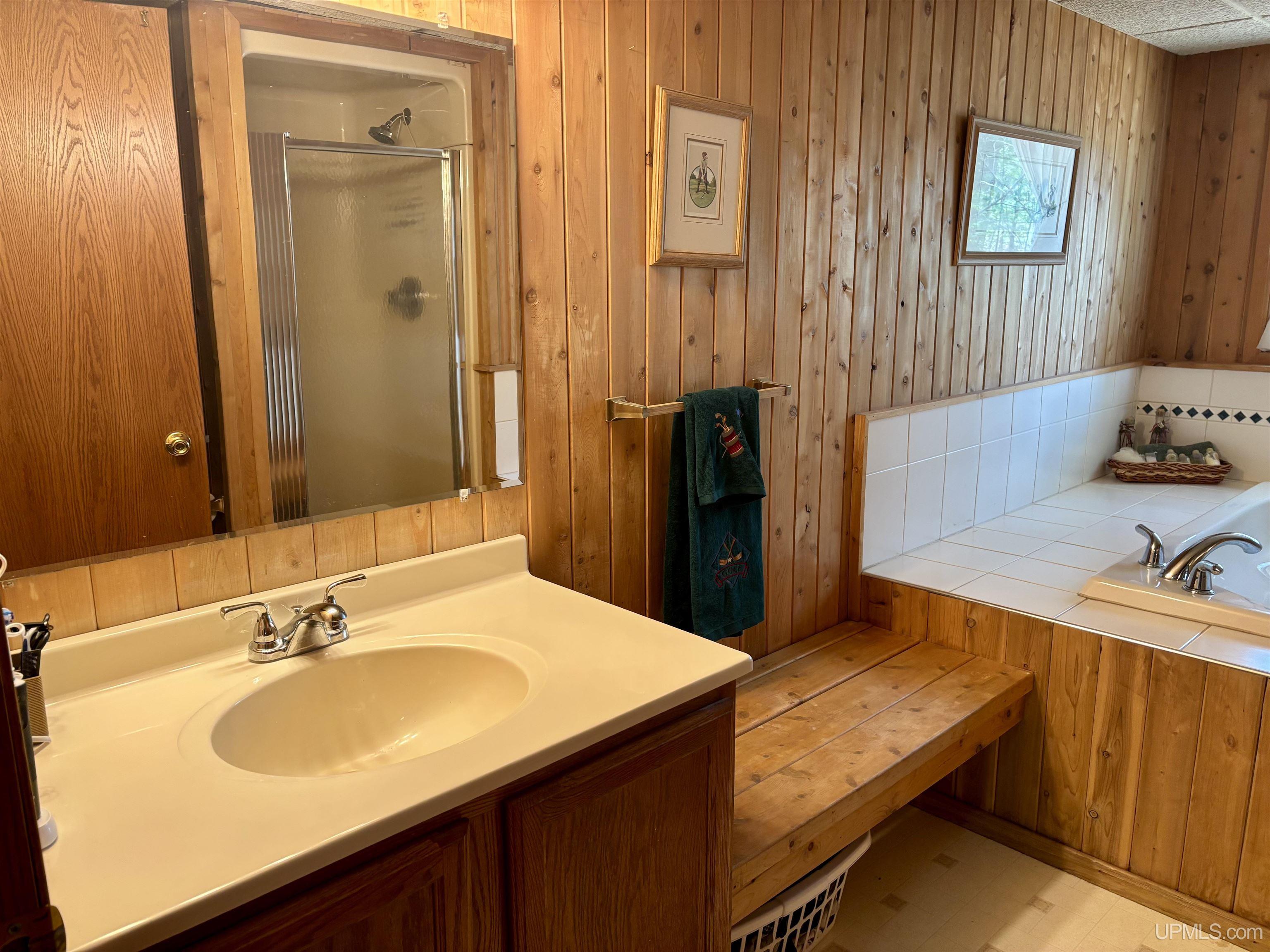 Marquette, Michigan, 49855, United States, 4 Bedrooms Bedrooms, ,3 BathroomsBathrooms,Residential,For Sale,1849824