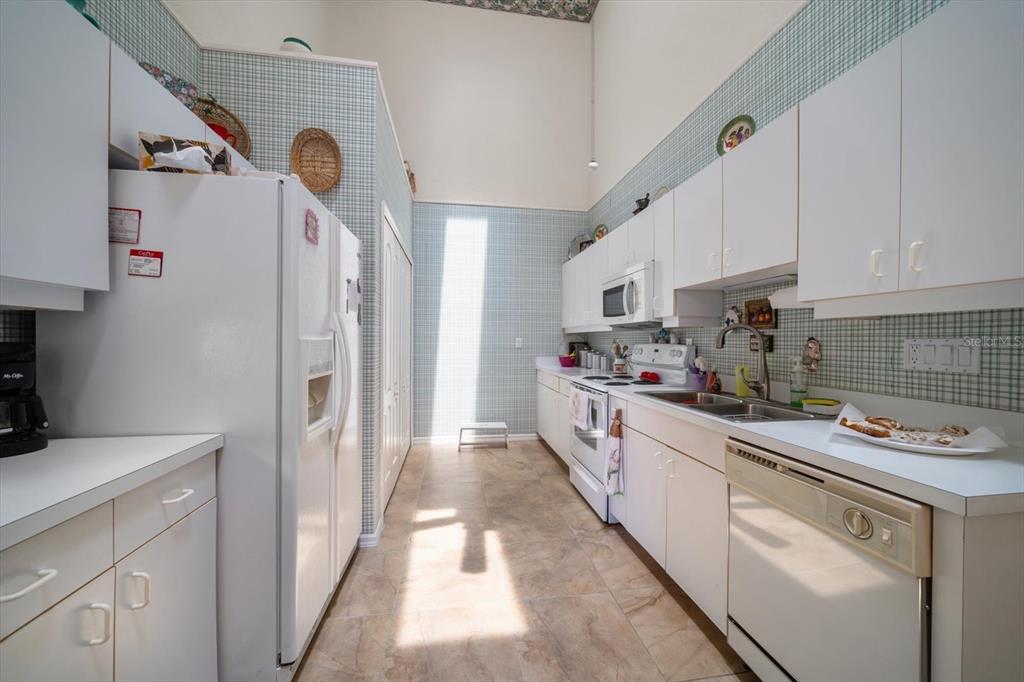 Palm Harbor, Florida, 34683, United States, 2 Bedrooms Bedrooms, ,3 BathroomsBathrooms,Residential,For Sale,1795072