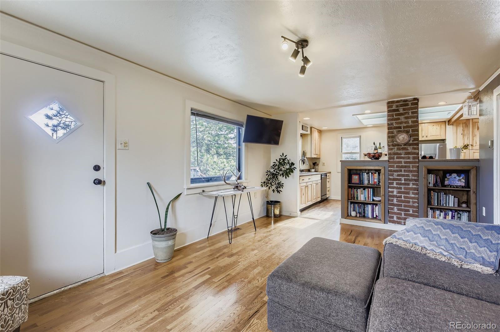 Estes Park, Colorado, 80517, United States, 3 Bedrooms Bedrooms, ,1 BathroomBathrooms,Residential,For Sale,1998077