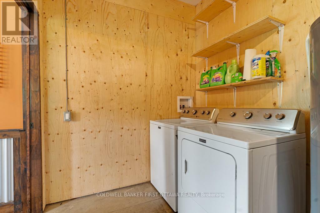 TAY VALLEY, Ontario, K0H 2B0, CA, 2 Bedrooms Bedrooms, ,1 BathroomBathrooms,Residential,For Sale,1866349