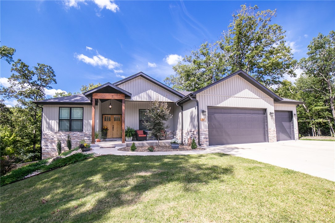 Bella Vista, Arkansas, 72714, United States, 3 Bedrooms Bedrooms, ,3 BathroomsBathrooms,Residential,For Sale,1959156