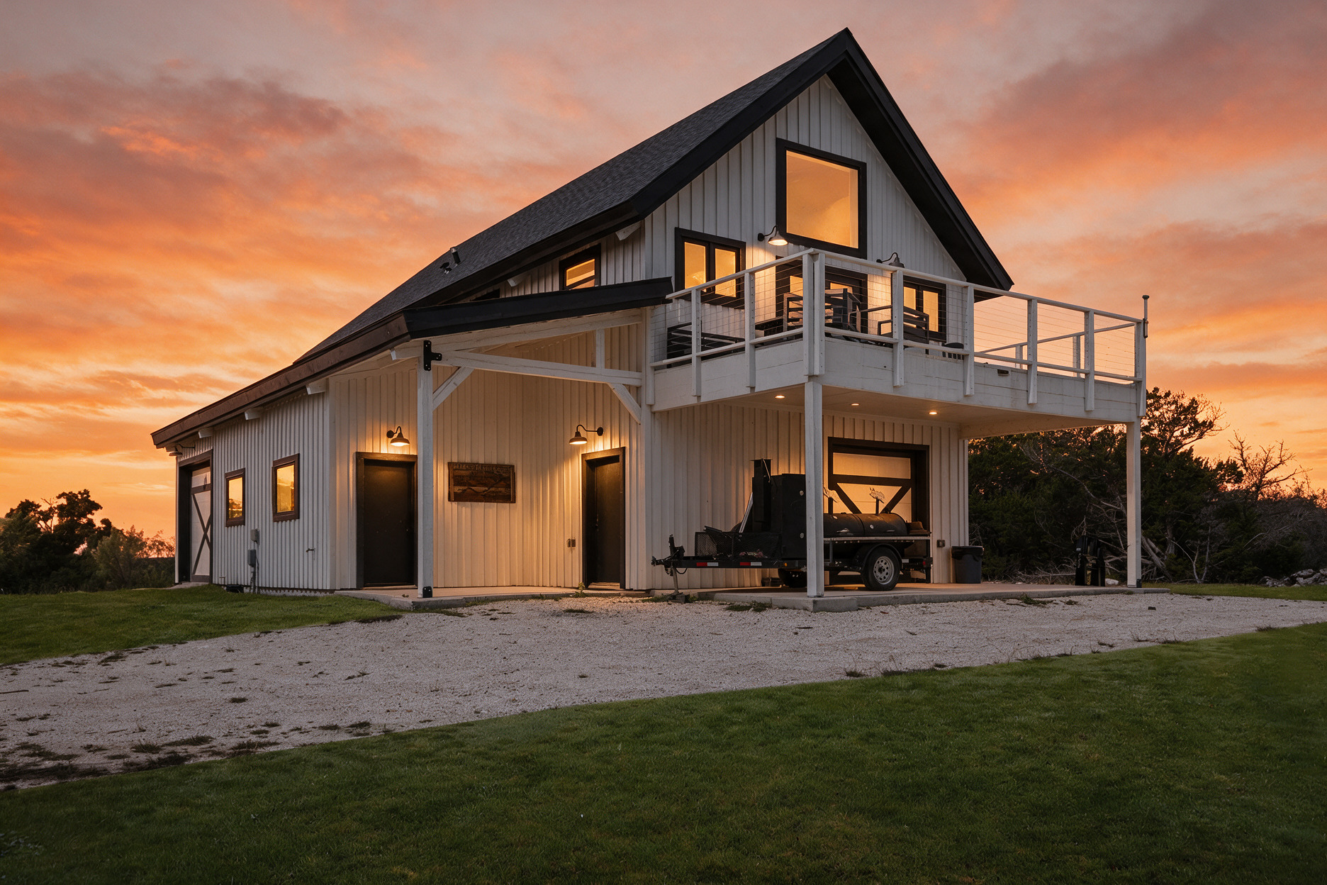  Hilltop Barndominium on 15+ Acres - 物件實景