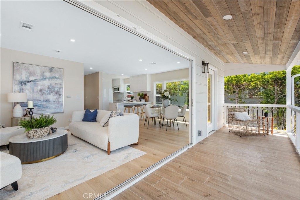 Laguna Beach, California, 92651, United States, 2 Bedrooms Bedrooms, ,3 BathroomsBathrooms,Residential,For Sale,1998159