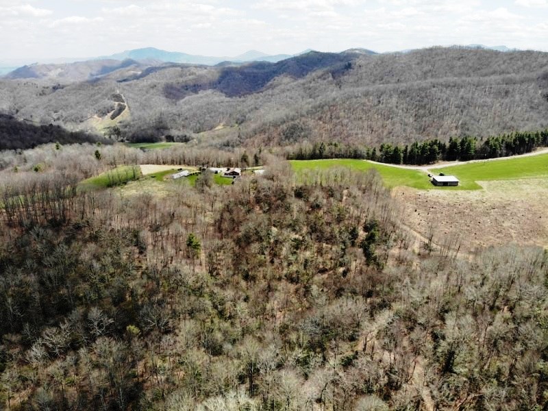 Lansing, North Carolina, 28643, United States, 1 Bedroom Bedrooms, ,1 BathroomBathrooms,Residential,For Sale,1974304