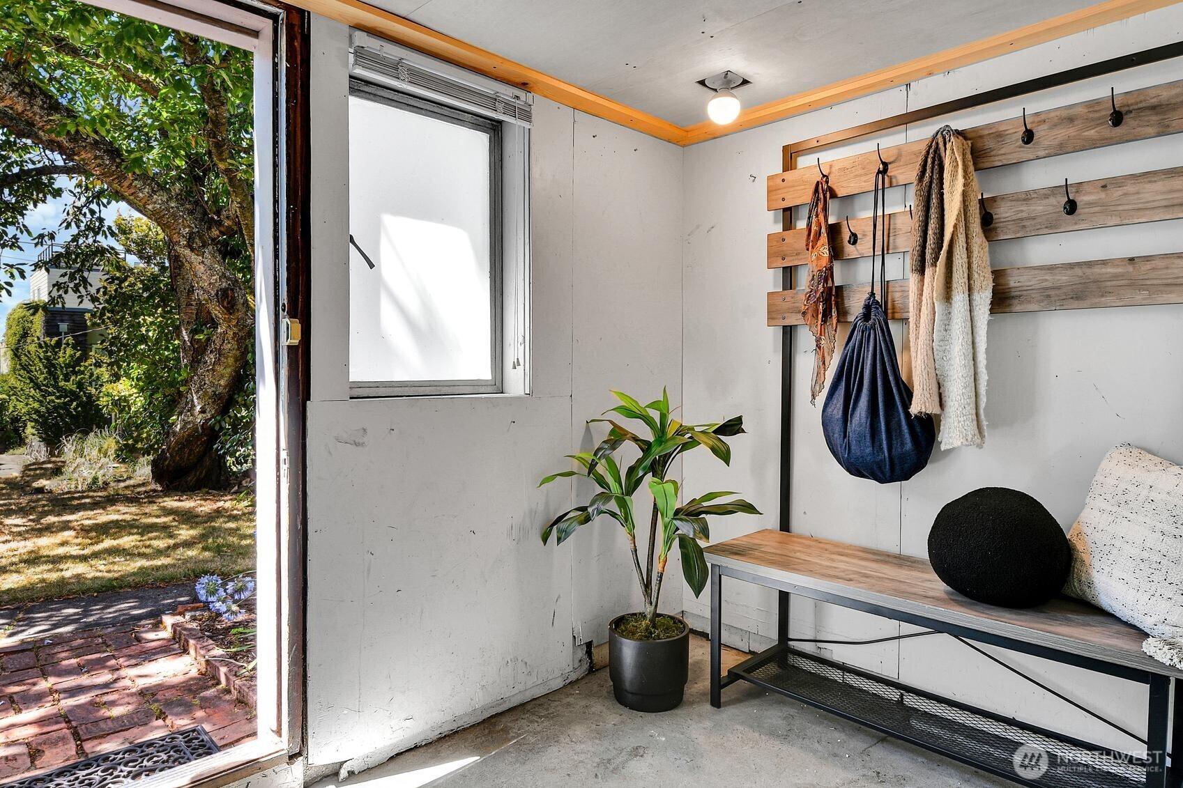 SEATTLE, Washington, 98119, United States, 2 Bedrooms Bedrooms, ,1 BathroomBathrooms,Residential,For Sale,1907615