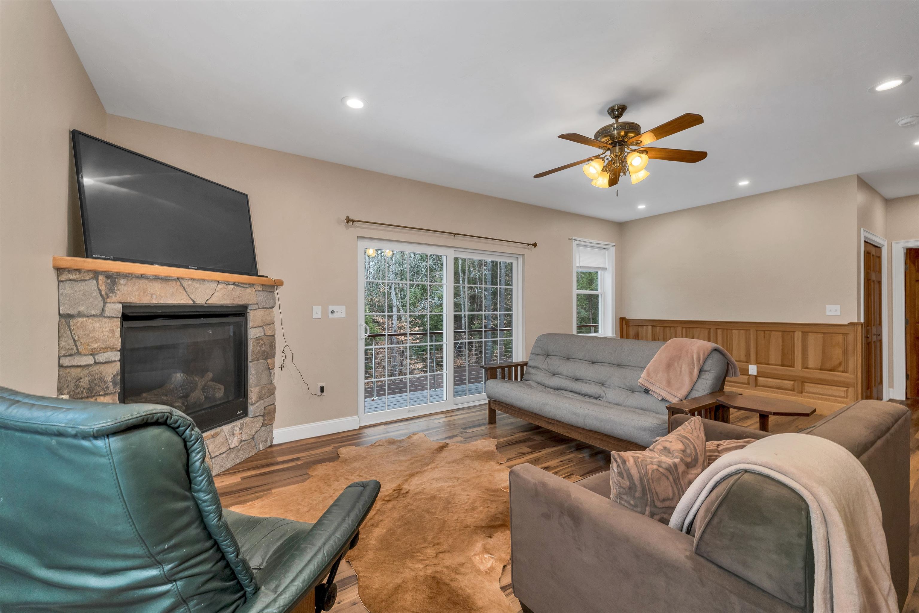 Meredith, New Hampshire, 03253, United States, 4 Bedrooms Bedrooms, ,2 BathroomsBathrooms,Residential,For Sale,1998295