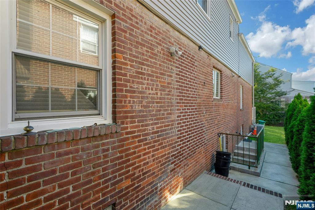 Ridgefield, New Jersey, 07657, United States, 4 Bedrooms Bedrooms, ,3 BathroomsBathrooms,Residential,For Sale,1991908