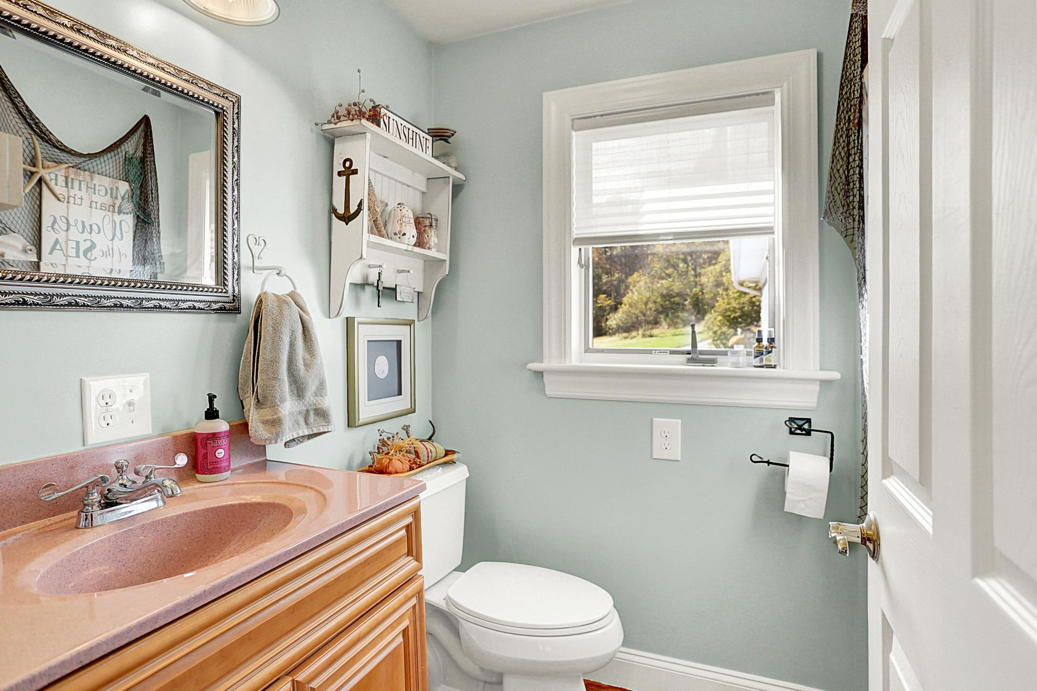 Thompsontown, Pennsylvania, 17094, United States, 4 Bedrooms Bedrooms, ,3 BathroomsBathrooms,Residential,For Sale,1981637