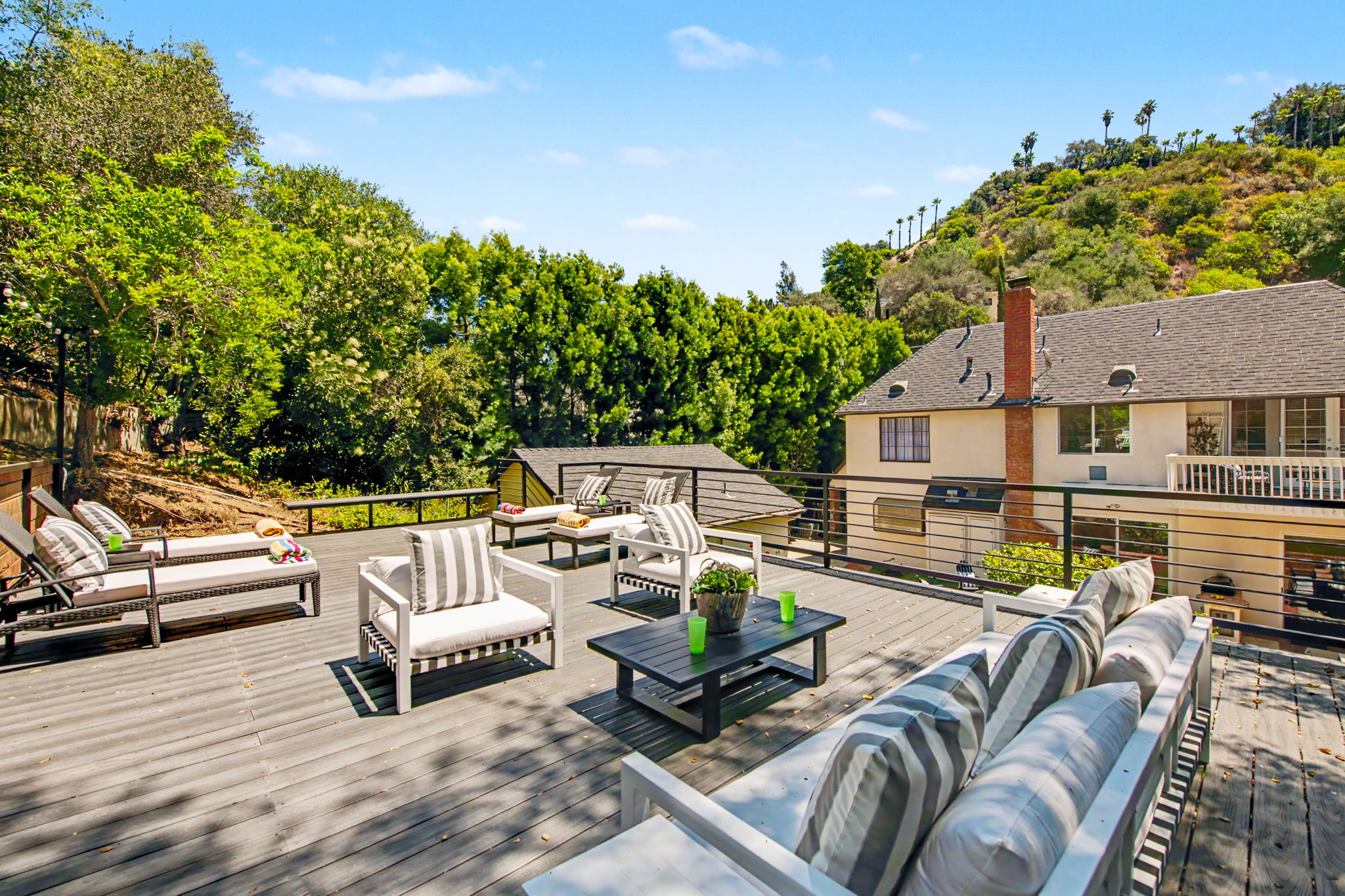  2411 Benedict Canyon Dr - 物件實景