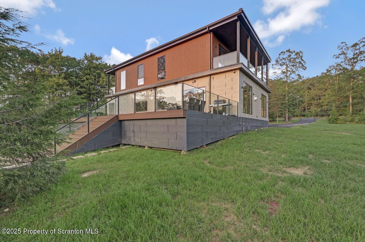 Bear Creek, Pennsylvania, 18602, United States, 4 Bedrooms Bedrooms, ,3 BathroomsBathrooms,Residential,For Sale,2002172