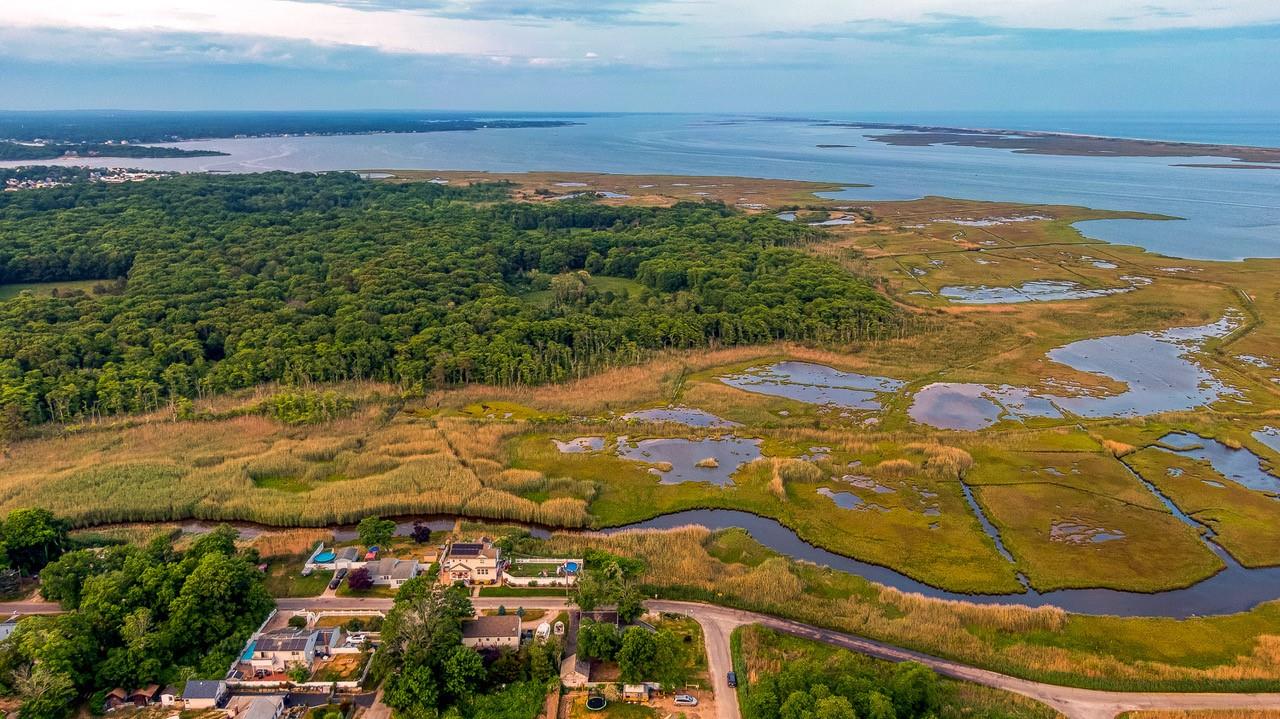 Mastic Beach, New York, 11951, United States, 4 Bedrooms Bedrooms, ,4 BathroomsBathrooms,Residential,For Sale,1975378