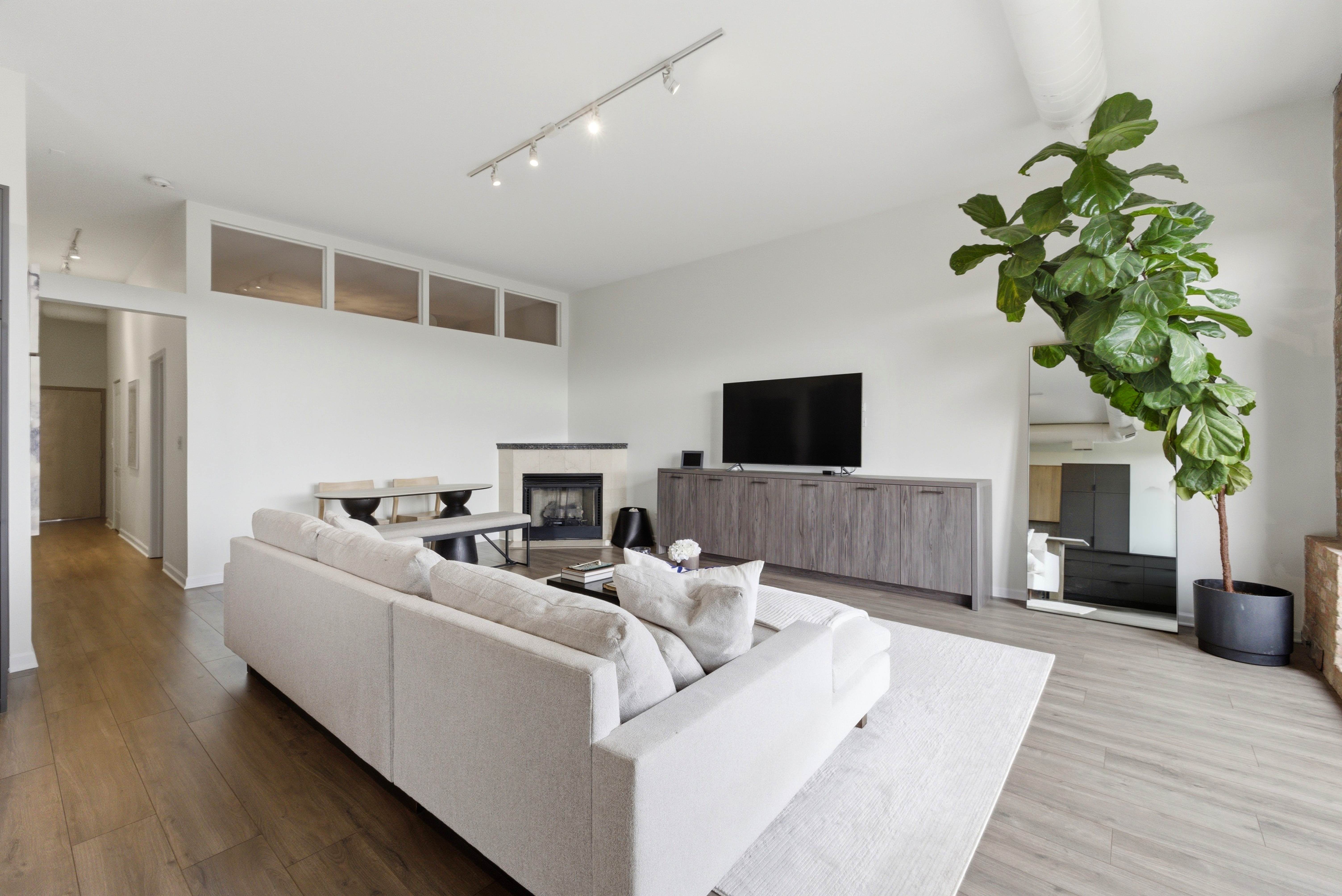  Penthouse Loft in the Heart of Ukrainian Village - 物件實景