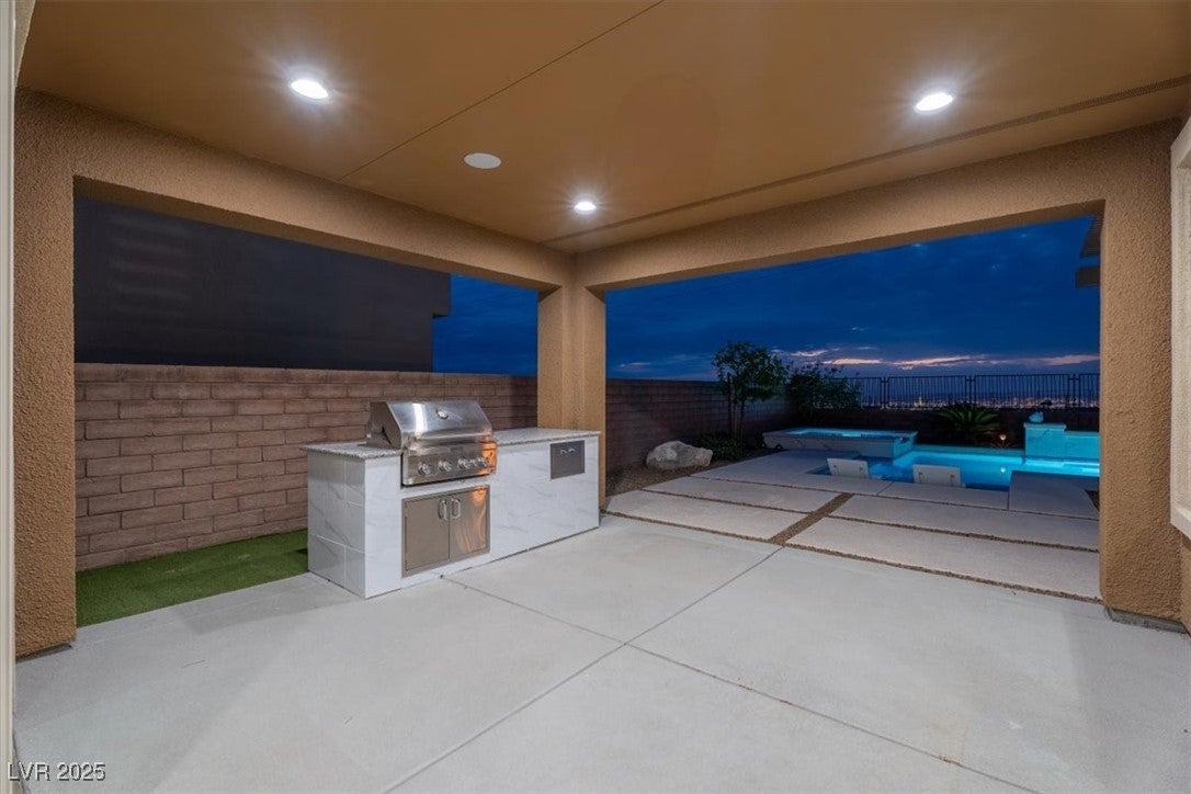 Las Vegas, Nevada, 89138, United States, 3 Bedrooms Bedrooms, ,3 BathroomsBathrooms,Residential,For Sale,1975491