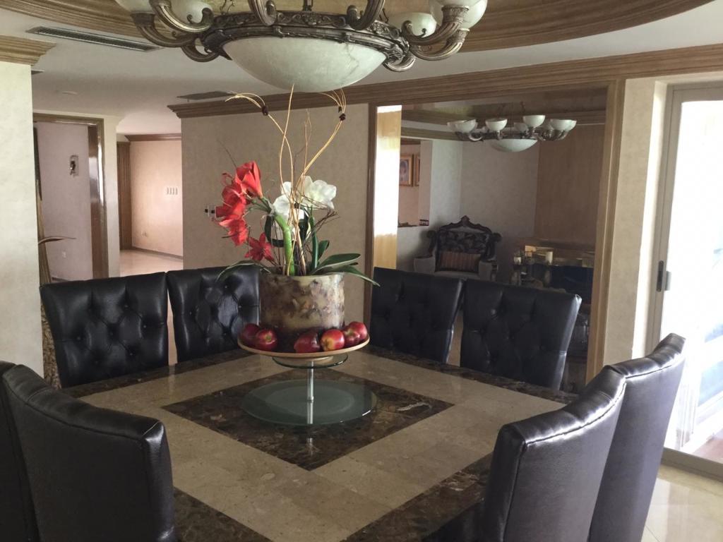 Paseo de San Luciano, Torreón, Coahuila de Zaragoza, 27106, Mexico, 3 Bedrooms Bedrooms, ,3 BathroomsBathrooms,Residential,For Sale,Paseo de San Luciano,1621731