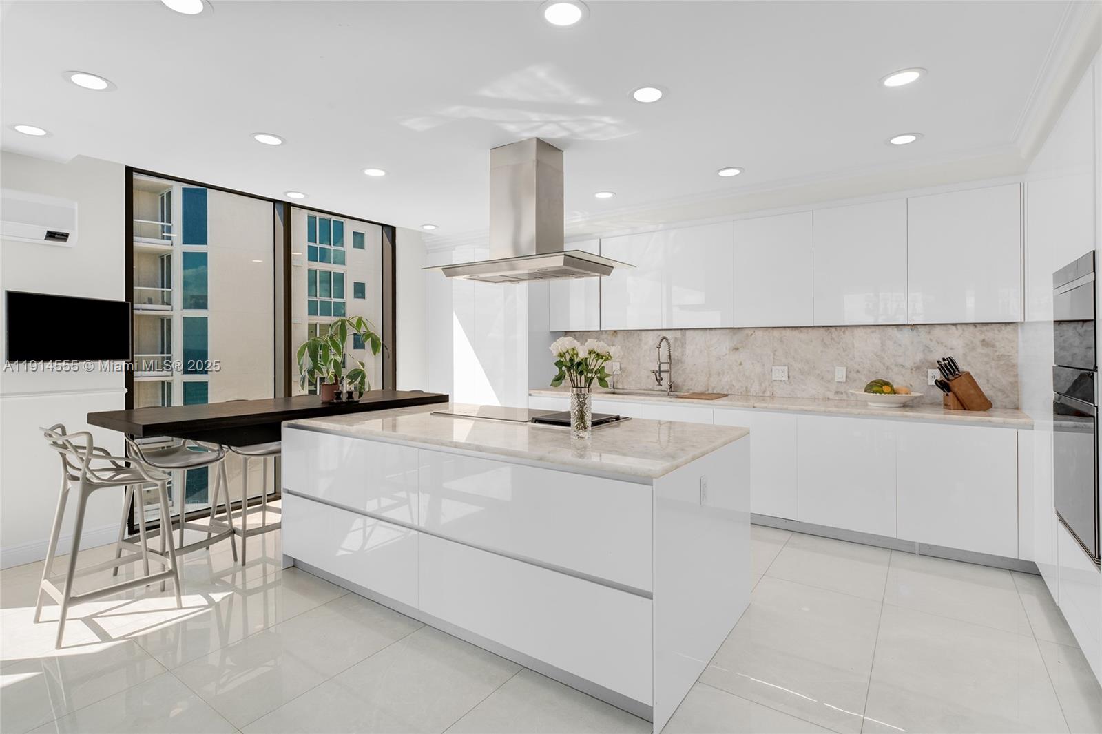 Sunny Isles Beach, Florida, 33160, United States, 6 Bedrooms Bedrooms, ,7 BathroomsBathrooms,Residential,For Sale,1993473