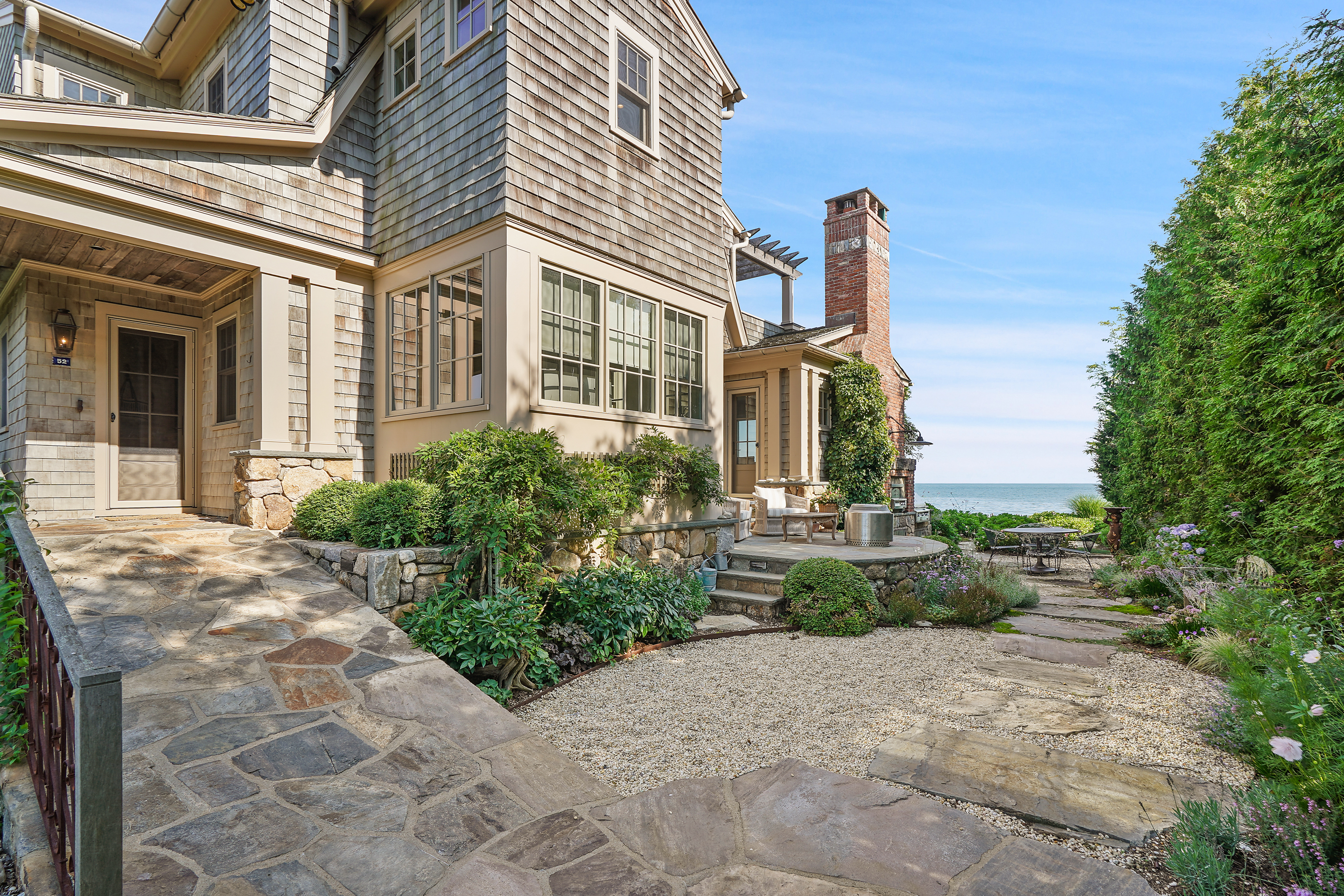  Prime Waterfront Living Meets Architectural Excellence in Coveted Compo Beach - 物件實景