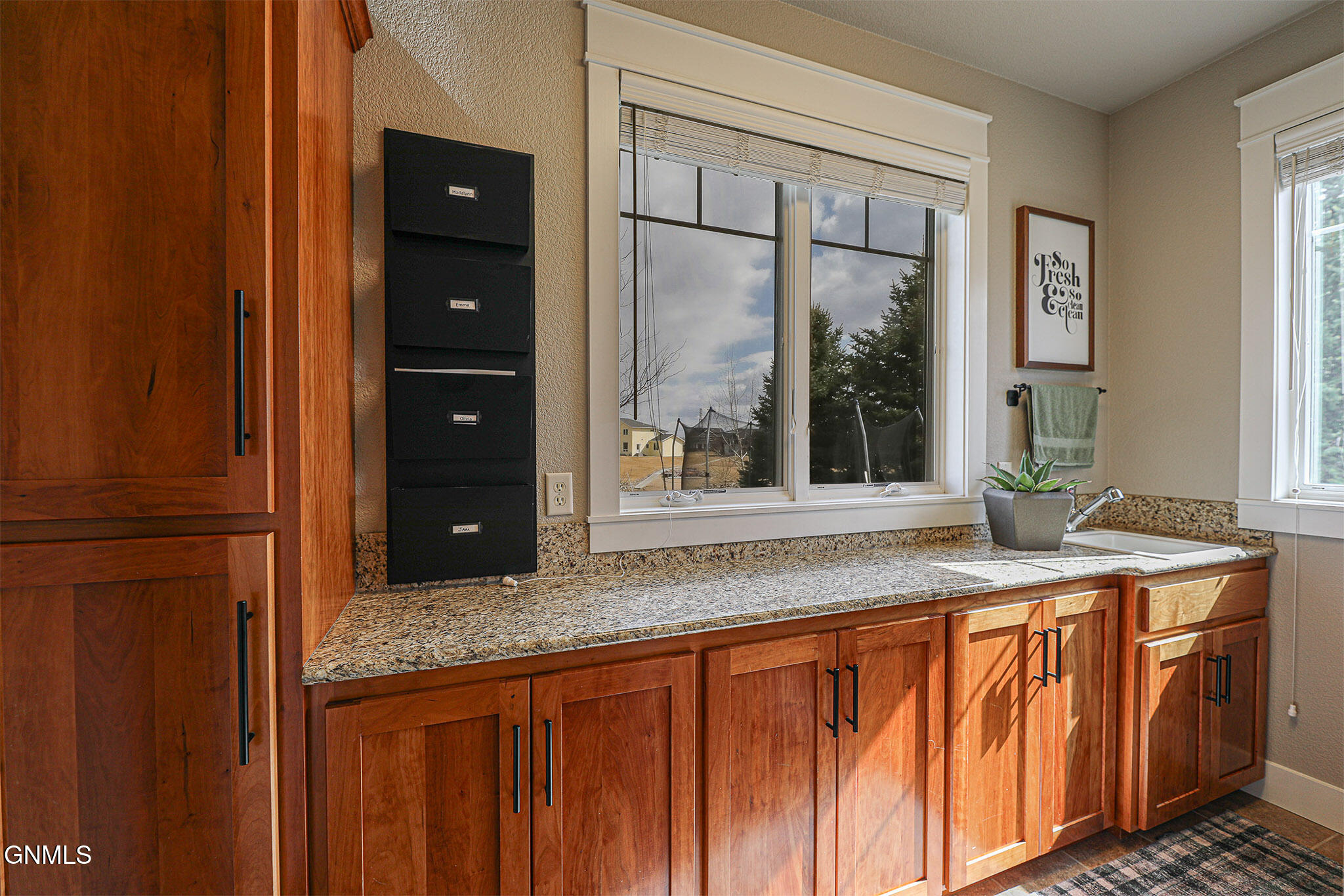 Bismarck, North Dakota, 58503, United States, 6 Bedrooms Bedrooms, ,5 BathroomsBathrooms,Residential,For Sale,1980273