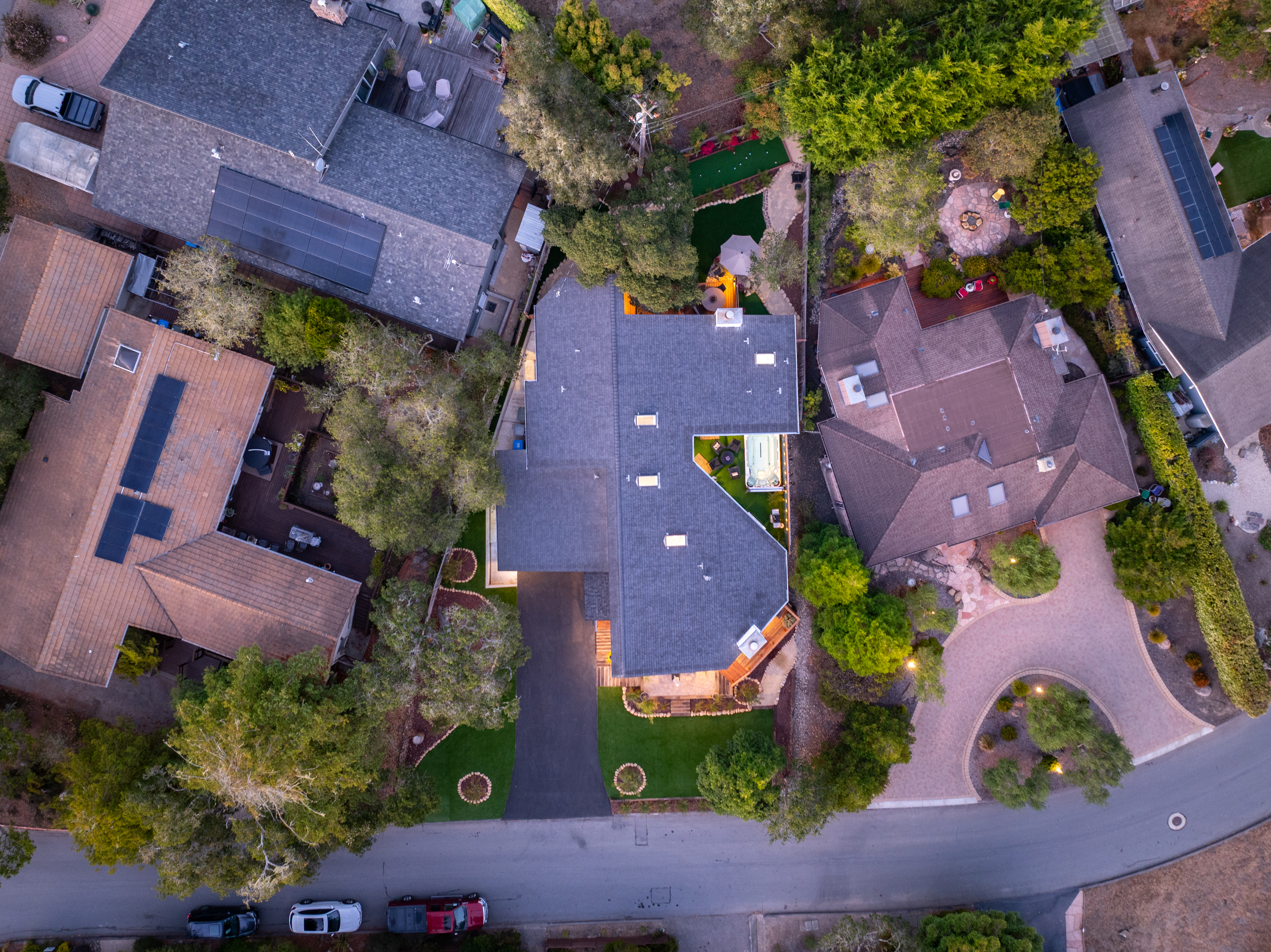  5282 Hillcrest Drive - 物件實景